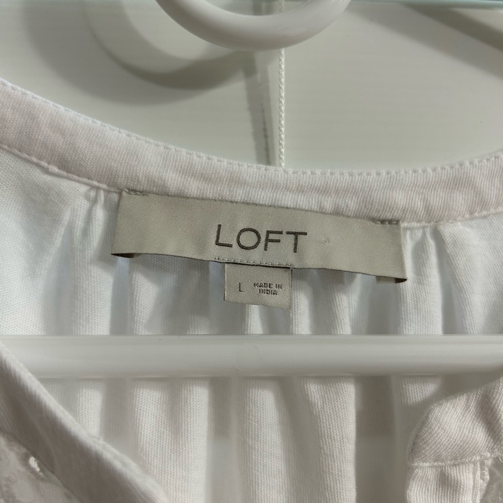 LOFT size L White Eyelet Ruffle Sleeveless Tank - Picture 2 of 2